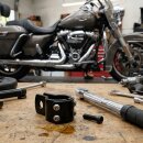 Befestigungsklemme 32mm Schwarz Halterung 1¼" Harley Sturzbügel Fußrasten Lenker